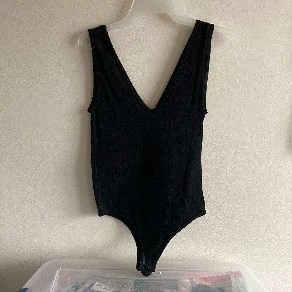Luzette m/L bodysuit black V cut